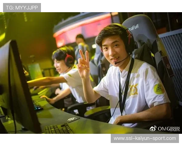 媒体报道：赛事专栏作者对热门对局的战术解读，热门对战平台